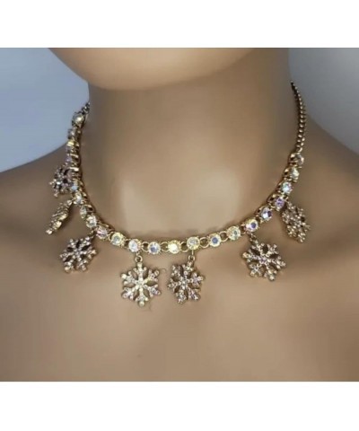 Deer Short Pendant Necklace Snowflakes $29.03 Necklaces