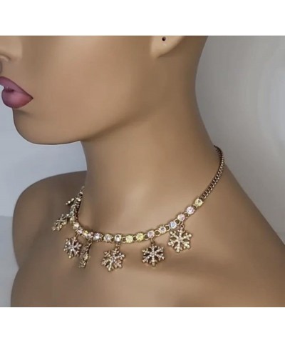 Deer Short Pendant Necklace Snowflakes $29.03 Necklaces